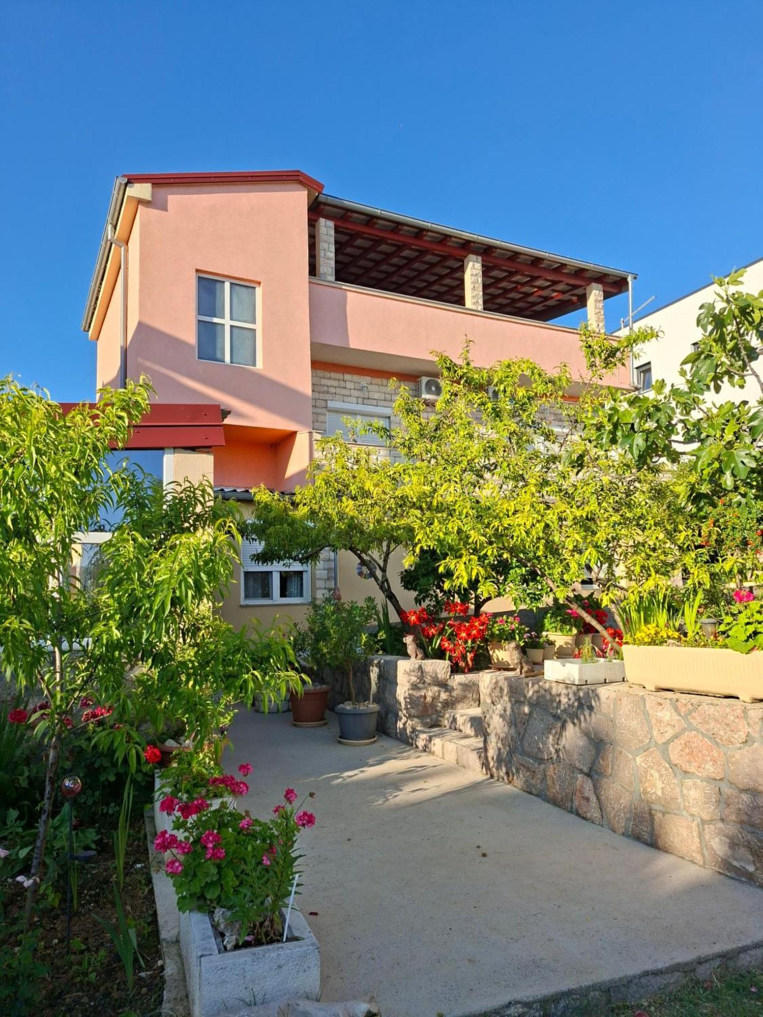 Apartmani Tomic Селине Екстер'єр фото